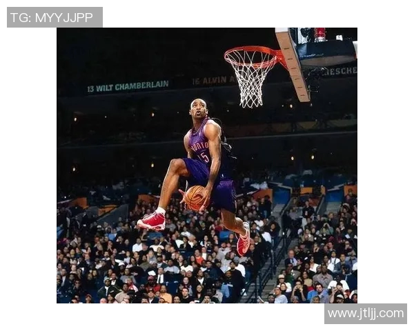 篮球明星在赛场上的精彩瞬间与打球技巧全解析